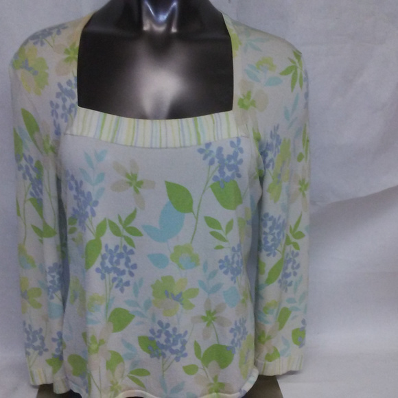 SOLD  L top Blues Greens Tans on White - Picture 2 of 7